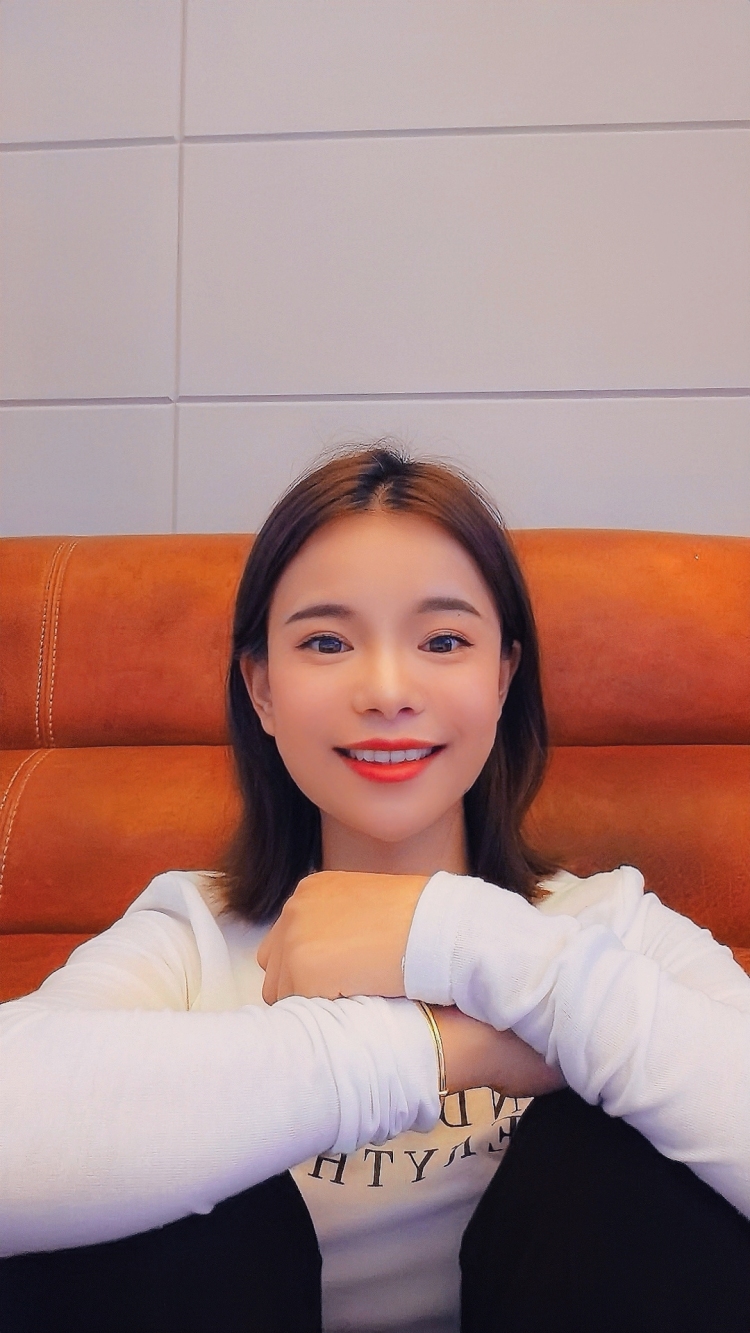 小李呀!🎈-江苏省·苏州市·姑苏区--本人热爱拍照,利用下班在家空余时间拍照,会化妆!会修图!身高159体重43KG.自己开过一段时间的服装店