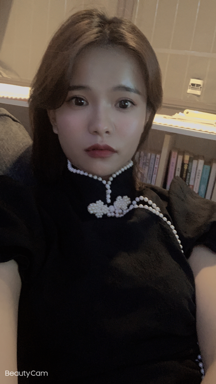 小李呀!🎈-江苏省·苏州市·姑苏区--本人性格开朗活泼!热爱拍照!喜欢穿搭!喜欢打卡网红店!身高159-体重43KG!有需要的商家需要寄拍的联系我!