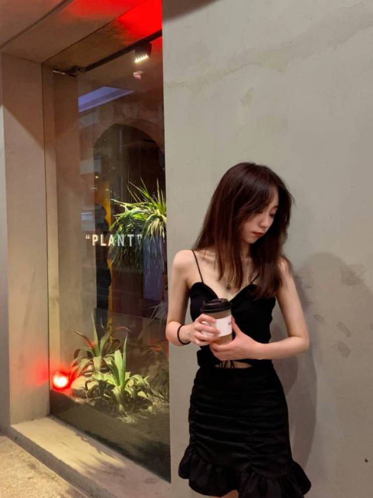 Passerby-广东省·广州市·天河区-抖音***微博-学生01~
接单服务范围 买家秀、淘宝测评推广、 开箱测评、免费试用、种草笔记软文创作及发布、探店打卡 平面模特兼职、新媒体运营、品牌代言、营销推广、社群推广、校园推 、社区团购推广,送寄拍合作。