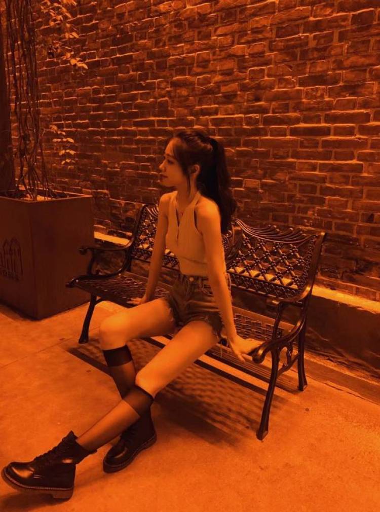 Passerby-广东省·广州市·天河区-抖音***微博-学生01~
接单服务范围 买家秀、淘宝测评推广、 开箱测评、免费试用、种草笔记软文创作及发布、探店打卡 平面模特兼职、新媒体运营、品牌代言、营销推广、社群推广、校园推 、社区团购推广,送寄拍合作。