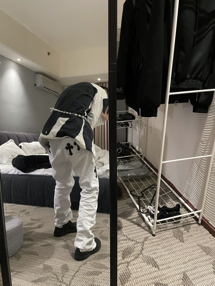 Ø-四川省·成都市·锦江区--身高165 体重85斤 无性别穿搭 接各类型衣服鞋子饰品 出图效果好