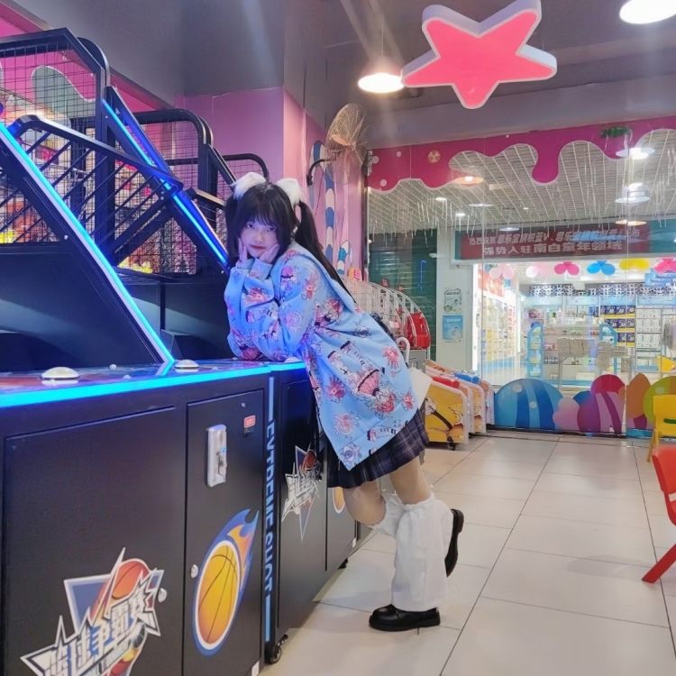可猫-广西壮族自治区·北海市·银海区-抖音 快手-①平时喜欢拍照
② 回简单的修图
③ 想接单 是个素人 但是会去尽力上最好的图
④什么风格都可以都想尝试 比较喜欢洛丽塔 jk 和可爱的