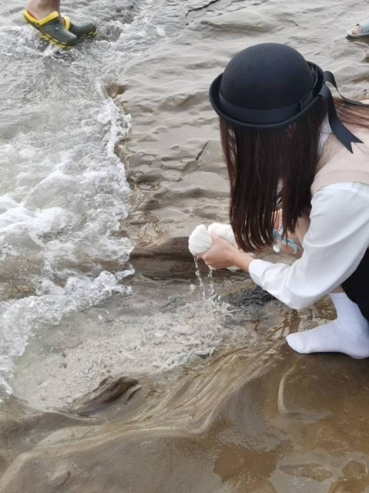 可猫-广西壮族自治区·北海市·银海区-抖音 快手-①平时喜欢拍照
② 回简单的修图
③ 想接单 是个素人 但是会去尽力上最好的图
④什么风格都可以都想尝试 比较喜欢洛丽塔 jk 和可爱的