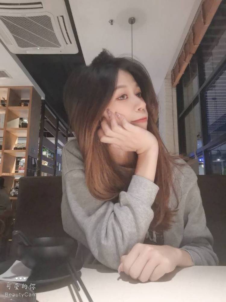 Heartache-广东省·汕头市·金平区--身高：176
体重：54㎏
目前在家接寄拍，会自己化妆，p图，图片都可拍，服装、饰品、鞋包、美妆都可。