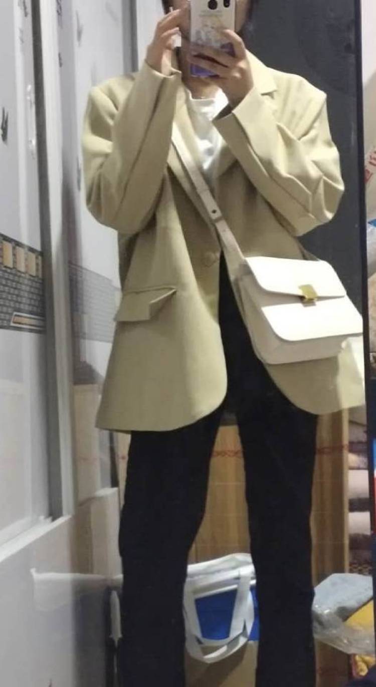 .-湖北省·武汉市·武昌区-抖音 快手-学生 想到寄拍模特 有大量时间拍照 身材较好 可以接寄拍 探店打卡 都行 是个素人 现在主要玩快手和抖音 是新人粉丝量很少
