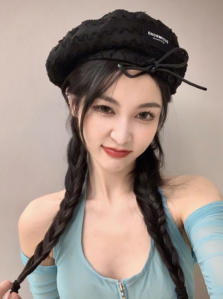 小彩林-江苏省·南京市·浦口区-微博 ***-日常喜欢探店打卡,服饰搭配~擅长拍照修图,审美在线哦~身高170、体重98,有五年模特经验~