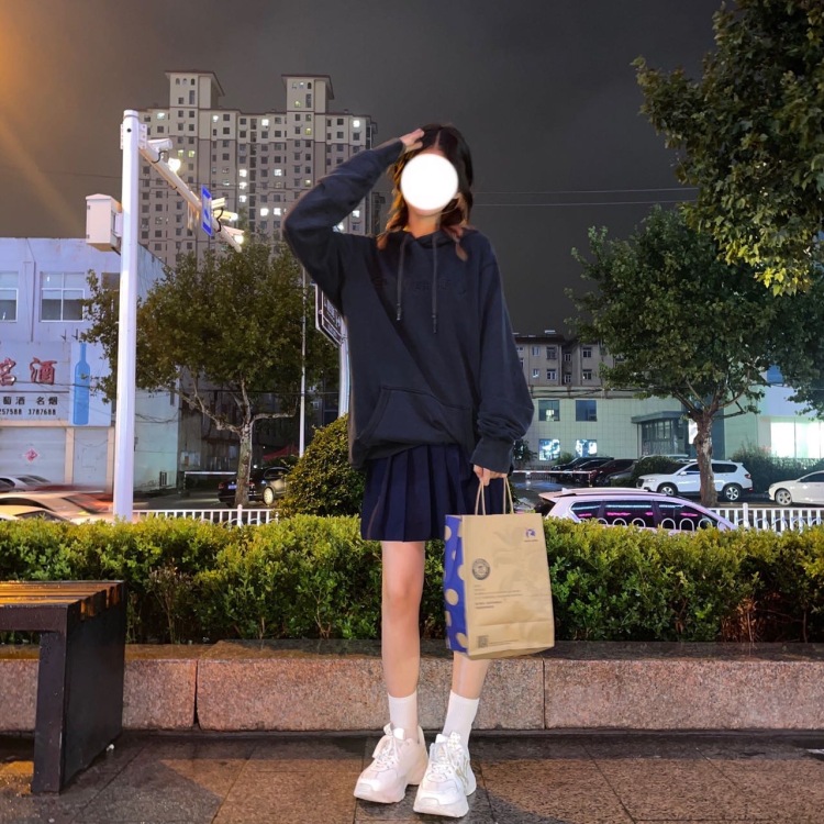 小涵-山东省·临沂市·兰山区-抖音/快手/***-接寄拍送拍
身高160体重90
衣服 包包 饰品 化妆品 美瞳都可以接
风格不限 时间充足