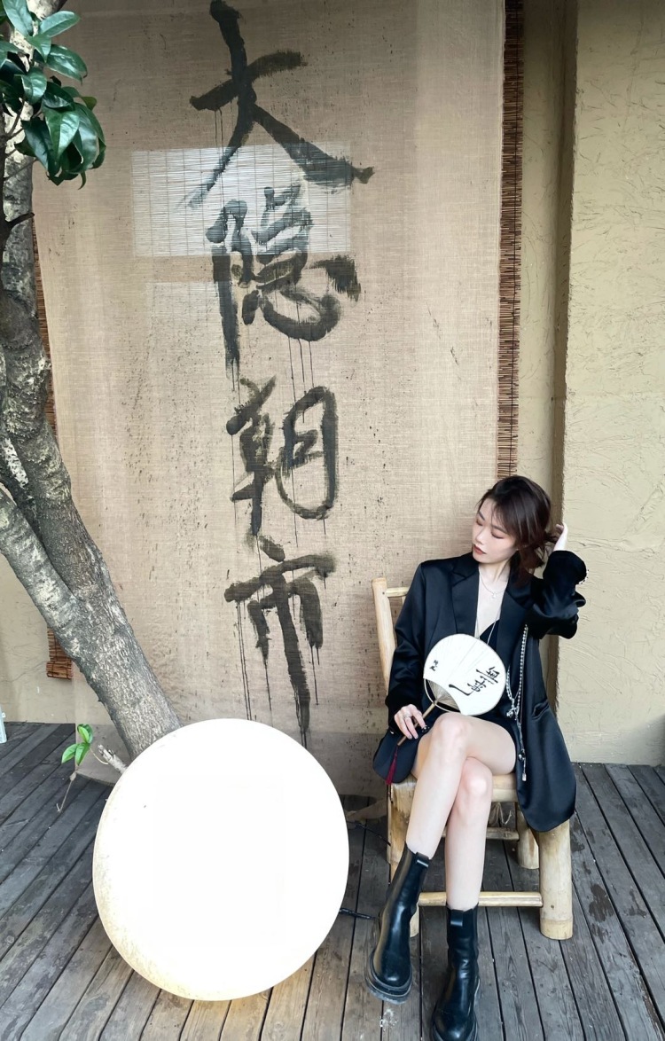 東日-浙江省·丽水市·松阳县-抖音微博***-接寄拍 网拍 买家秀 / 皮肤白出图快会P图
包包👜  鞋子👢 衣服👗 饰品🕶 
美妆护肤品都可
各种风格都能驾驭🙋🏻‍♀️
162cm / 42kg