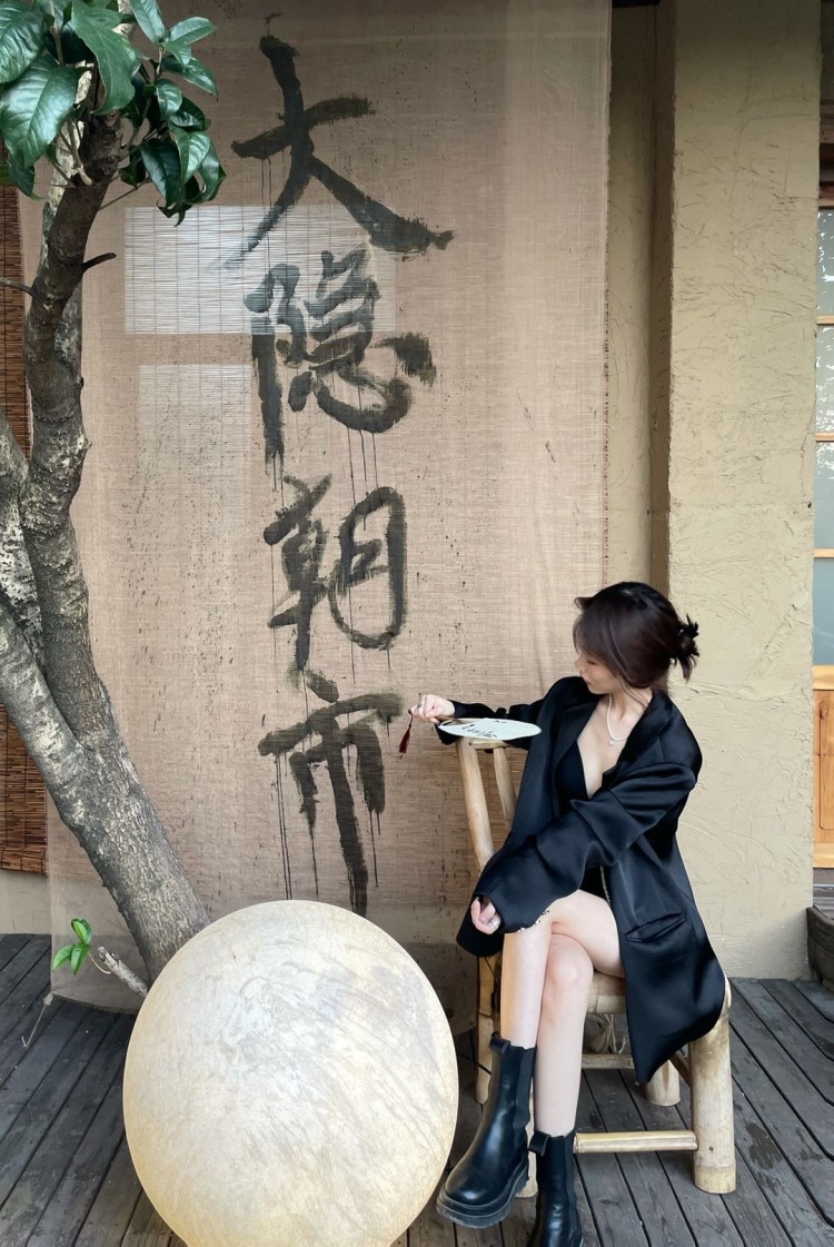 東日-浙江省·丽水市·松阳县-抖音微博***-接寄拍 网拍 买家秀 / 皮肤白出图快会P图
包包👜  鞋子👢 衣服👗 饰品🕶 
美妆护肤品都可
各种风格都能驾驭🙋🏻‍♀️
162cm / 42kg