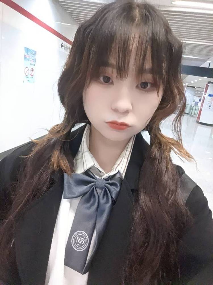 杨小胖-上海市·上海市·嘉定区-***-身高161,体重100斤。爱好摄影,可以做测评(已在做);探店;服装寄拍;开箱测评,会拍照,会视频,会简单剪辑。积极不啰嗦,做到甲方满意为止,可长期合作。