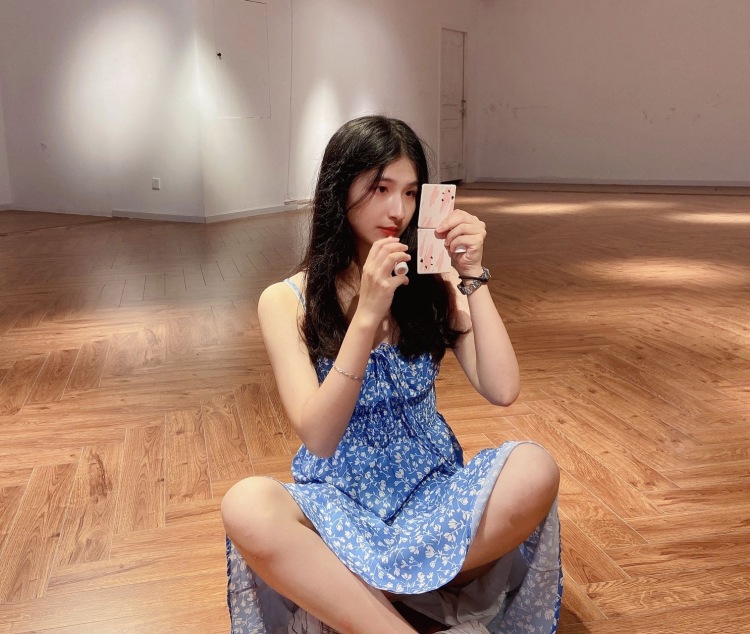 Xinyue Wong.-上海市·上海市·松江区--身高160cm 体重42kg
大二在校生 平时喜欢拍照
希望可以接寄拍单