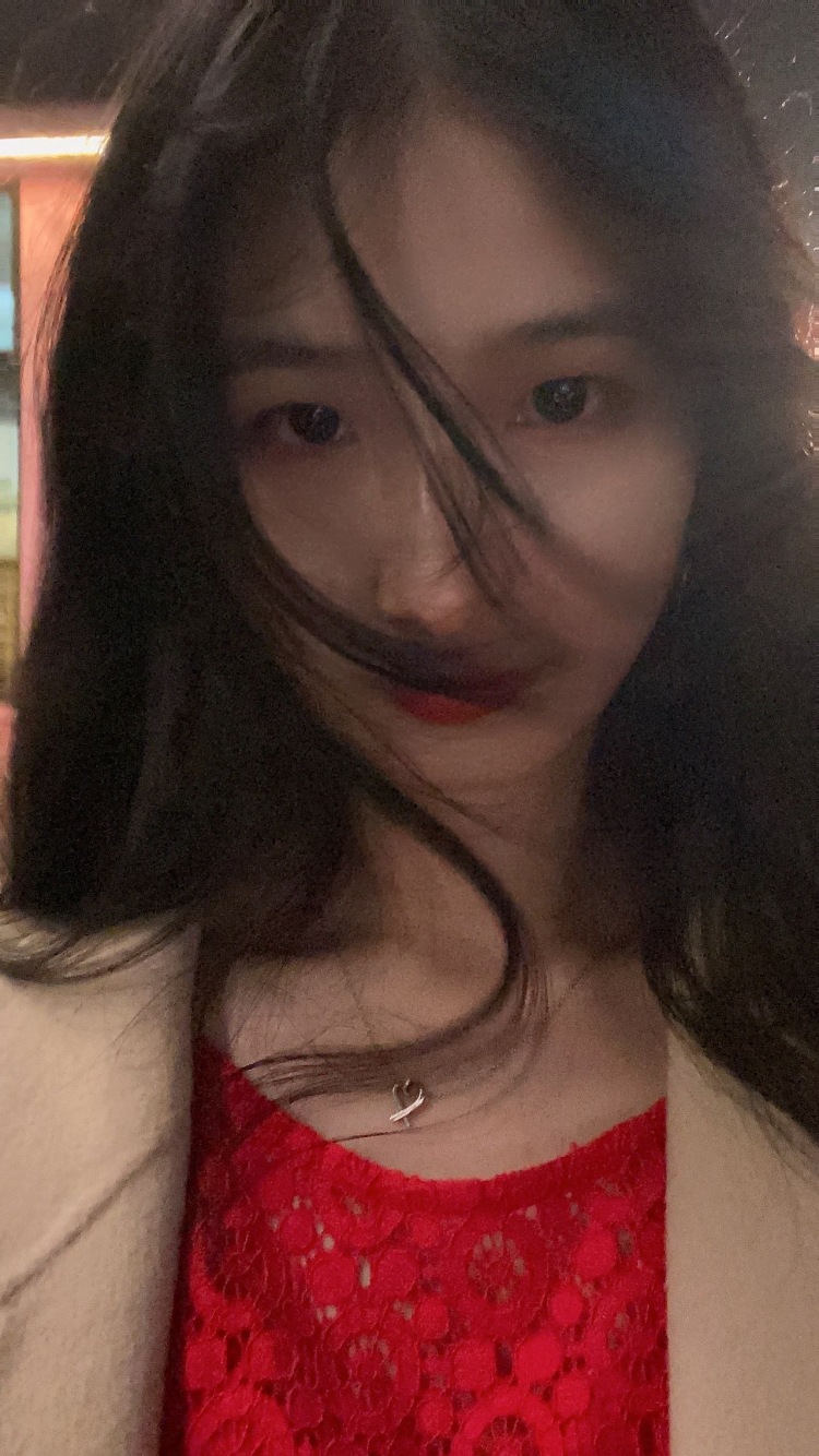 Xinyue Wong.-上海市·上海市·松江区--身高160cm 体重42kg
大二在校生 平时喜欢拍照
希望可以接寄拍单