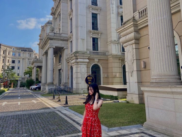 Xinyue Wong.-上海市·上海市·松江区--身高160cm 体重42kg
大二在校生 平时喜欢拍照
希望可以接寄拍单