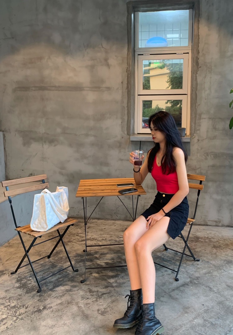 暴躁毛毛_-广东省·江门市·蓬江区-抖音 ***-大家好！
兴趣爱好是探店打卡 一般周末有时间 约拍、买家秀、寄送拍、探店等
身份：素人模特
年龄：18
身高：175CM
体重：52KG