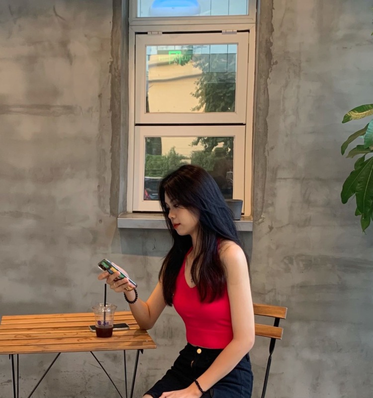 暴躁毛毛_-广东省·江门市·蓬江区-抖音 ***-大家好！
兴趣爱好是探店打卡 一般周末有时间 约拍、买家秀、寄送拍、探店等
身份：素人模特
年龄：18
身高：175CM
体重：52KG