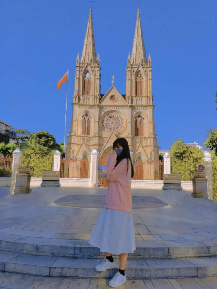 微微-广东省·惠州市·惠城区-抖音:微微945-接寄拍  衣服鞋子包包外套都可  身高170体重48鞋码37  做过模特走过商演  希望各位商业关注一下我  谢谢！