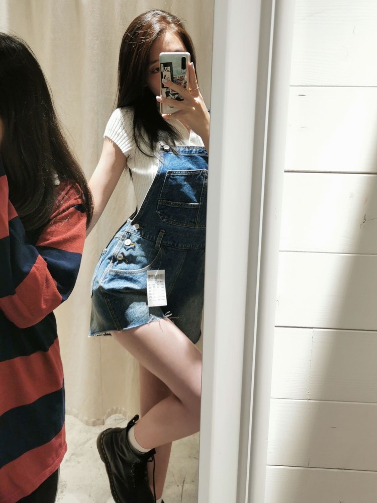 鹅-上海市·上海市·徐汇区--衣服鞋子包包化妆品首饰都可以 会拍照会p图 做事不磨叽 能拍出高质量的返图 素人模特