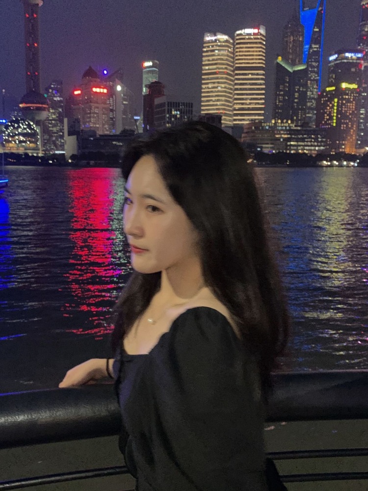 鹅-上海市·上海市·徐汇区--衣服鞋子包包化妆品首饰都可以 会拍照会p图 做事不磨叽 能拍出高质量的返图 素人模特