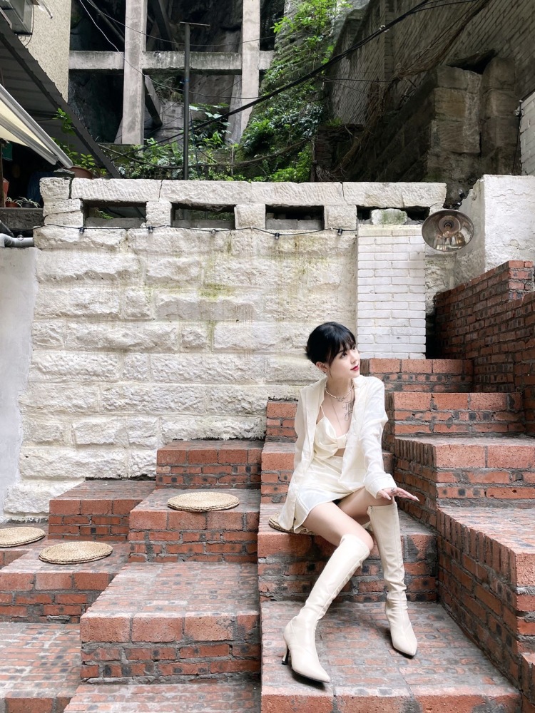 小李不在-四川省·成都市·武侯区-抖音***-虚心好学，好说话，会认真负责的做好工作。积极配合商家，诚实守信，认真负责。