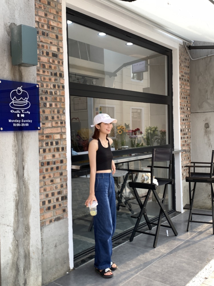 一口袋开心-江西省·南昌市·红谷滩区-***、抖音、微博-可接探店打卡、买家秀寄拍、***推广好物分享等,兴趣爱好有跳舞、绘画。休假期间喜欢外出探店打卡,喜欢找寻装修风格舒服的店铺。