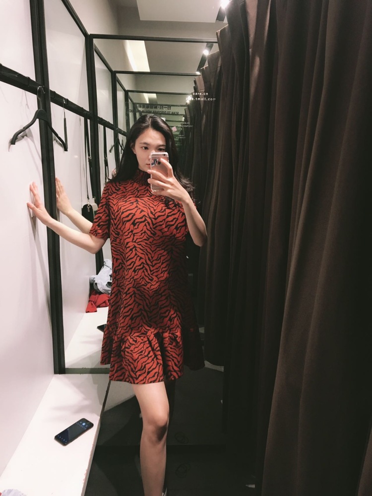 拖小咩-山东省·淄博市·张店区--身高174㎝，体重54㎏，接寄拍，买家秀，各类型服装，饰品，墨镜，鞋帽等，喜欢拍照，保证效率和质量
