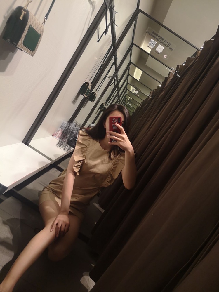 拖小咩-山东省·淄博市·张店区--身高174㎝，体重54㎏，接寄拍，买家秀，各类型服装，饰品，墨镜，鞋帽等，喜欢拍照，保证效率和质量