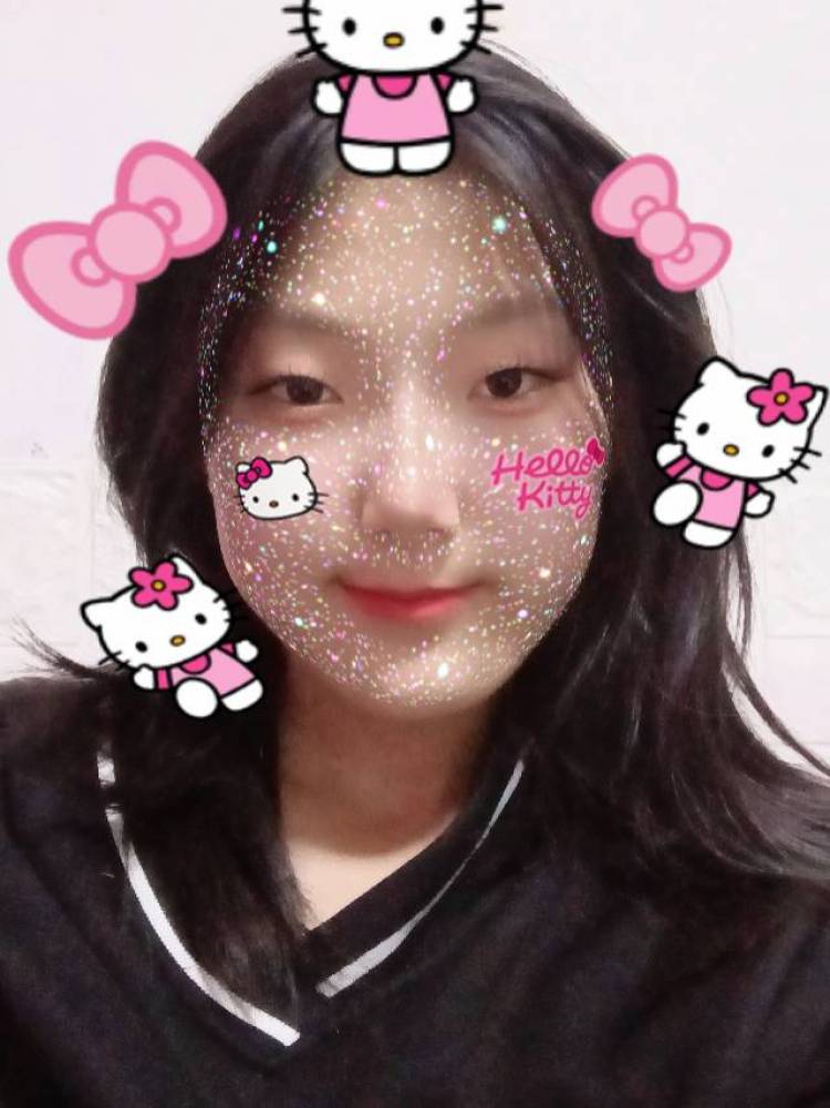 -ɢʀᴜɪ💨-吉林省·长春市·宽城区-抖音-学生党一枚 喜欢拍照 周末时间充裕 买家秀和寄拍模特都可以接 合作费用也不要求多高0~200内就可以
