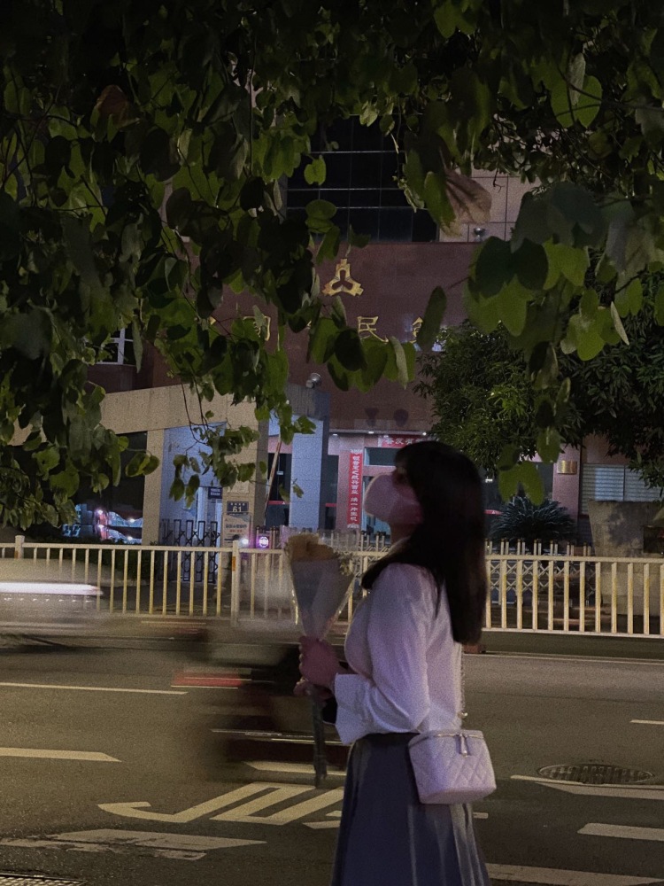 陈🧸-福建省·宁德市·福安市-抖音 微博-大家好，
我爱穿搭，爱拍照，会修图，照片高质量，寄拍可，身高173，体重120
微博粉丝1056   抖音粉丝837