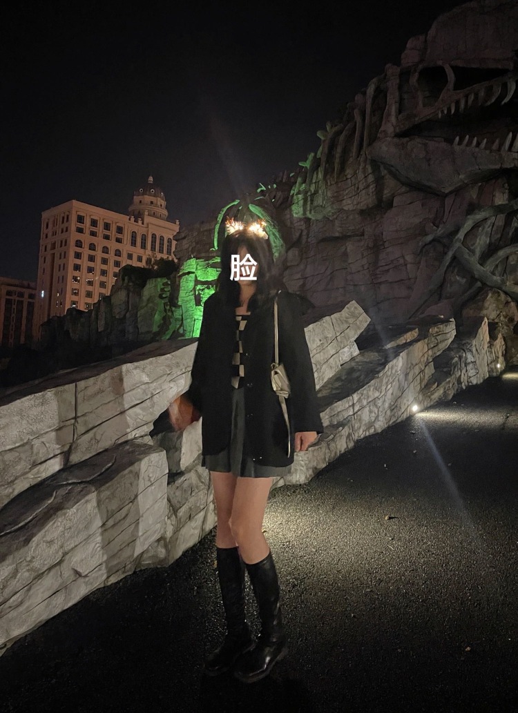 陈🧸-福建省·宁德市·福安市-抖音 微博-大家好，
我爱穿搭，爱拍照，会修图，照片高质量，寄拍可，身高173，体重120
微博粉丝1056   抖音粉丝837