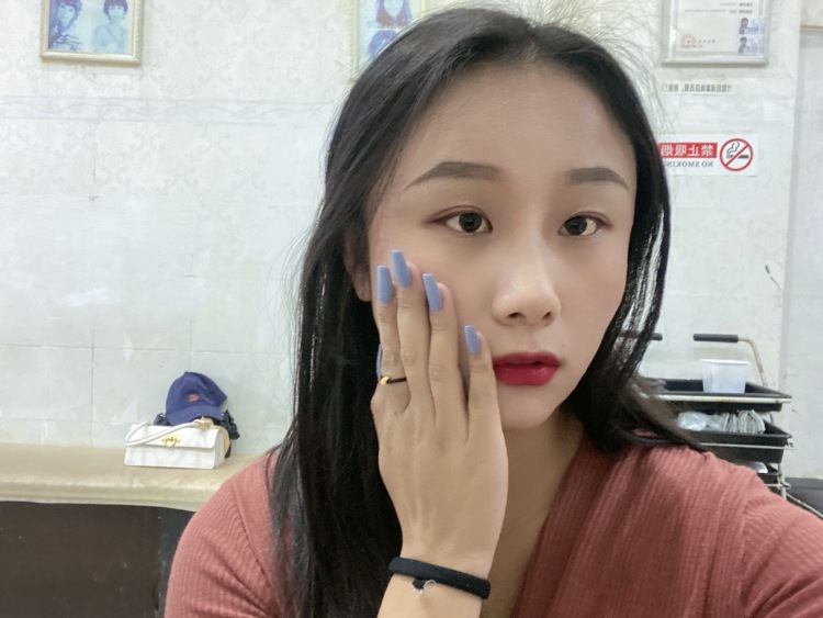 Blush.-云南省·昆明市·官渡区--身高163cm 体重53 可接寄拍 买家秀 淘宝 pdd 等都可 希望商家联系我哦