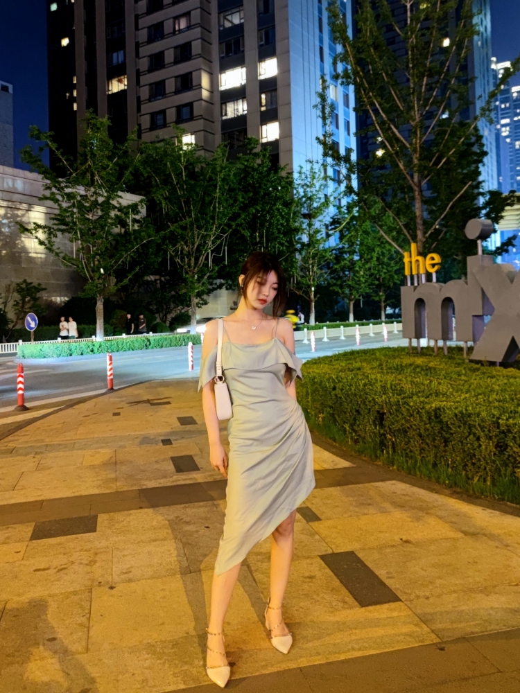 小熊软糖-辽宁省·沈阳市·沈河区-抖音  ***-身高163  体重48  会拍照  会p图  tb pdd都可以接寄拍，送拍，平时玩抖音和***比较多