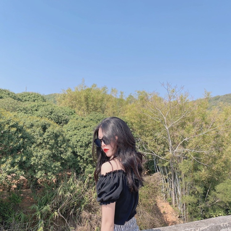September 🍂-广东省·深圳市·罗湖区--净身161 体重100  饰品 衣服 鞋子 探店打卡 淘宝页面 买卖家秀 都可以 现自由职业者 爱拍照会修图