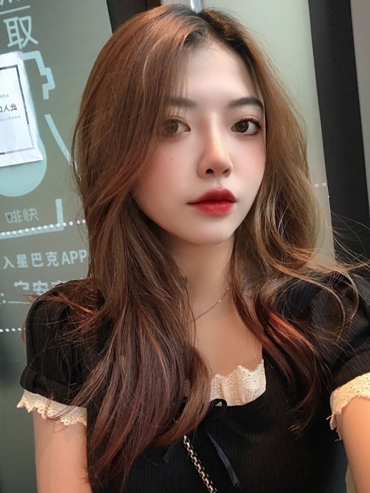 September 🍂-广东省·深圳市·罗湖区--净身161 体重100  饰品 衣服 鞋子 探店打卡 淘宝页面 买卖家秀 都可以 现自由职业者 爱拍照会修图