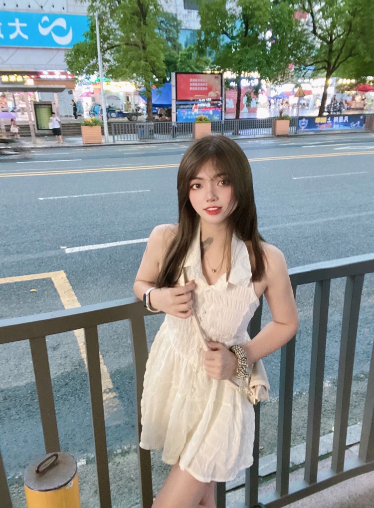 September 🍂-广东省·深圳市·罗湖区--净身161 体重100  饰品 衣服 鞋子 探店打卡 淘宝页面 买卖家秀 都可以 现自由职业者 爱拍照会修图