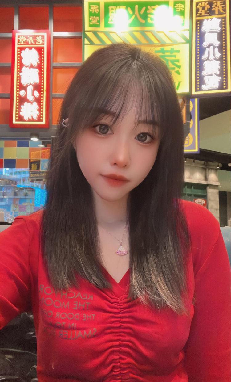金姝含-河北省·石家庄市·新华区-董小姐呀-买家秀，衣服寄拍为主，身高160体重92，性格随和，会拍照会p图