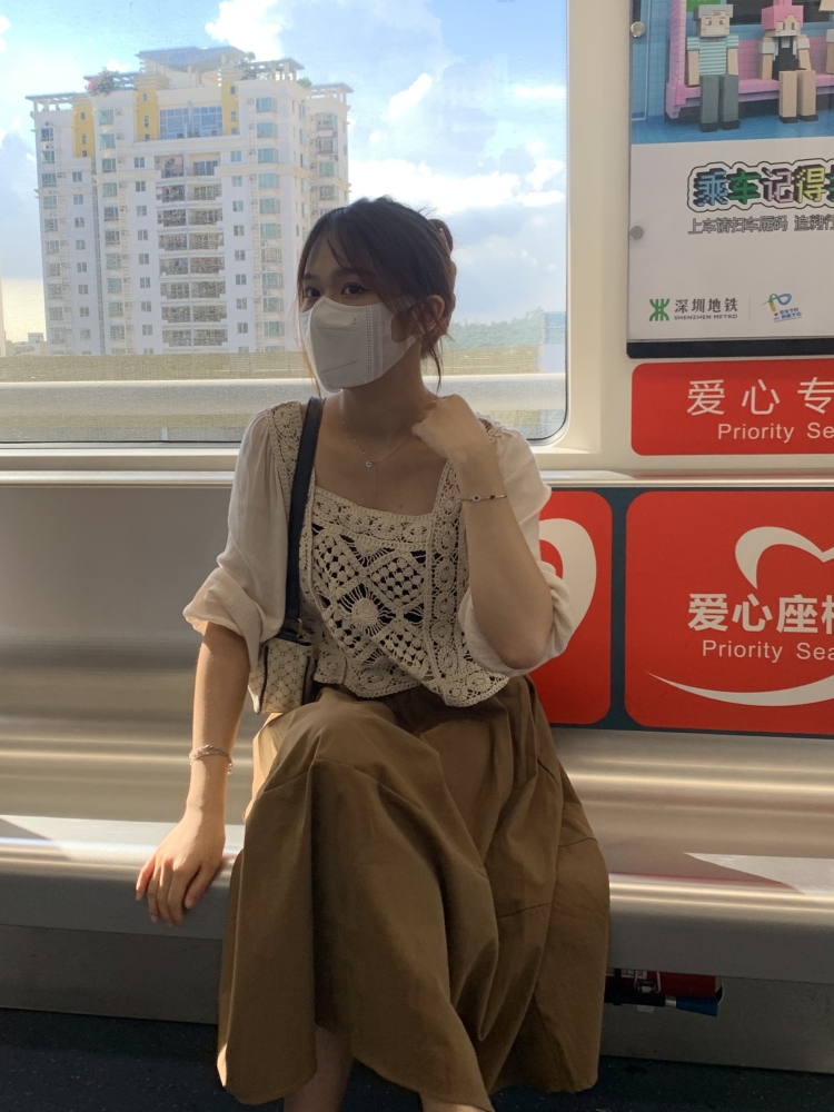 珊宝-广东省·深圳市·龙岗区-抖音 *** 快手 微博-身高：163 
体重：48  
会p图 做过淘宝模特和寄拍模特
多种风格搭配都在线
在*** 微博 抖音 快手平台发过作品