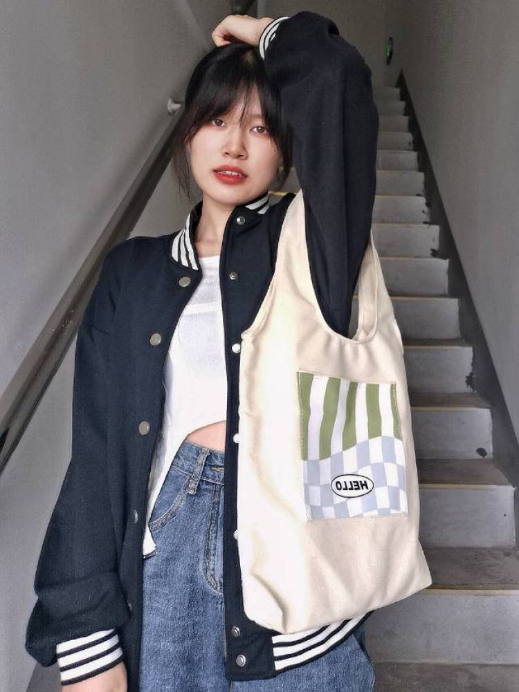Suqueen-江苏省·徐州市·云龙区-抖音,微博,***-在校大学生,可接网拍(寄拍,赠拍),抖音,***可以做推广,穿衣风格多样