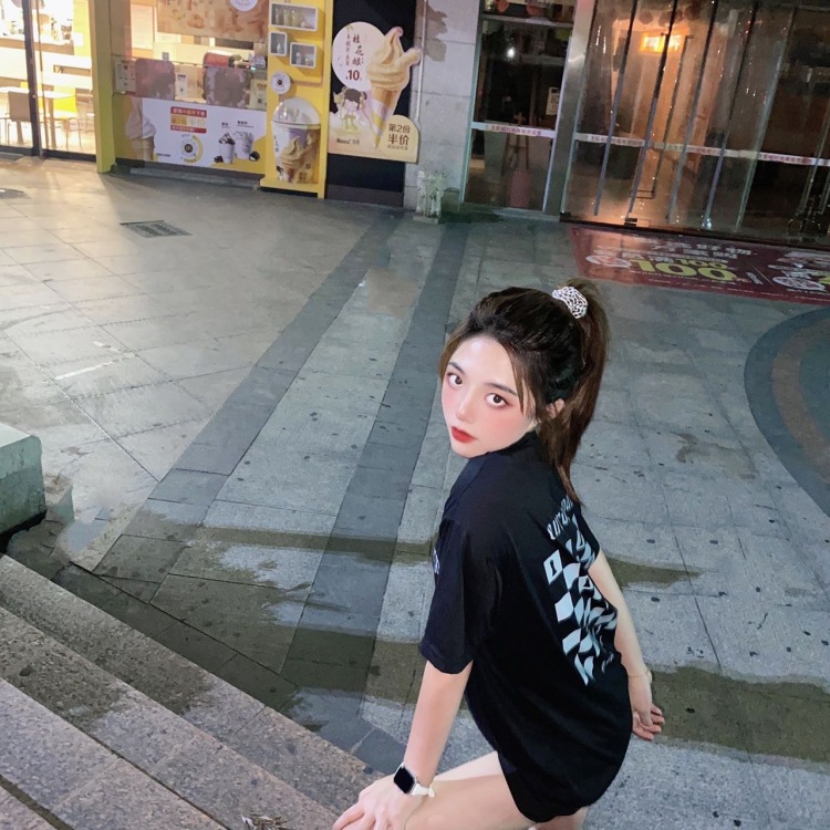 September 🍂-广东省·深圳市·罗湖区--净身161 体重100 饰品 衣服 鞋子 探店打卡 淘宝页面 买卖家秀 都可以 现自由职业者 爱拍照会修图