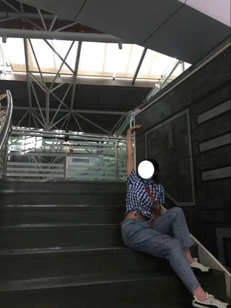 wai.-重庆市·重庆市·巴南区-抖音-是一名在校学生，想为父母分担经济压力，本人积极乐观，乐于合伙，积极配合，有意向可以找我合作，不满意也没事