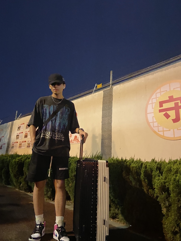 🚗-河南省·郑州市·中原区--身高180
体重135喜欢拍照会使用ps pr
服装买家秀,寄拍送拍