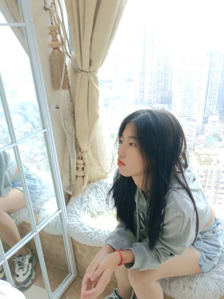 佳-广东省·广州市·白云区-抖音 -寄拍 衣服鞋子饰品包包都可
身高165
体重90
可多种风格 爱拍照会p图比较擅长拍照P图哦,不磨蹭 。各种风格都可以驾驭,希望有老板看中我哟