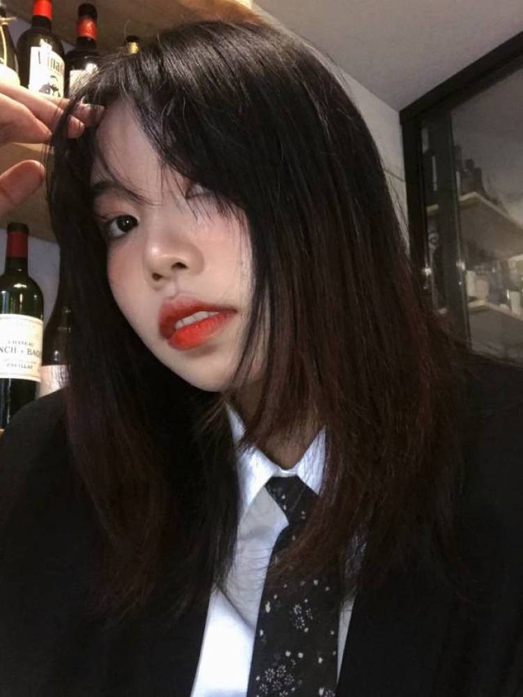 乐意-上海市·上海市·浦东新区-抖音,微博,***,b站,-会单反相机会p图,性格活波开朗!
离职在找工作是一个剪辑师。
最近很穷,所以有活就快来找我吧!
身高163体重46