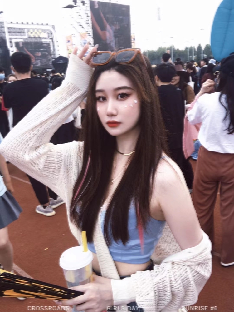 Emma-山东省·烟台市·莱山区-微博，***-接寄拍，衣服 包包 首饰 美瞳 化妆品等
身高168 体重105斤
各种风格都可
会拍照会修图 出图快~