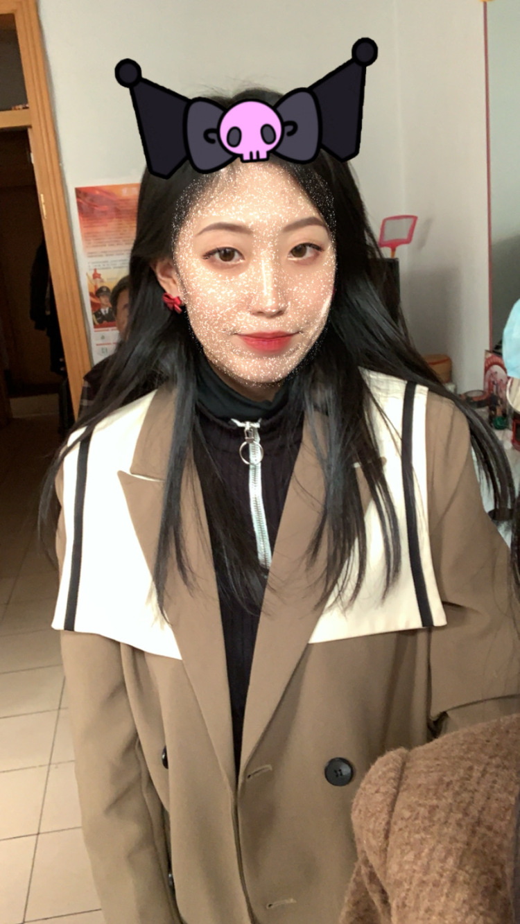 LoeD_February.24-甘肃省·兰州市·安宁区-抖音 快手 ***-学习的是广播电视编导专业
会p图剪视频等等
会摄影
接任何寄拍(包括美甲包包衣服等)