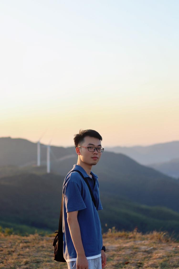 周先森-湖南省·长沙市·开福区-抖音,微博 ,***,微信-一名医护工作者,摄影爱好者,喜欢旅行拍摄探店美食,性格开朗活泼