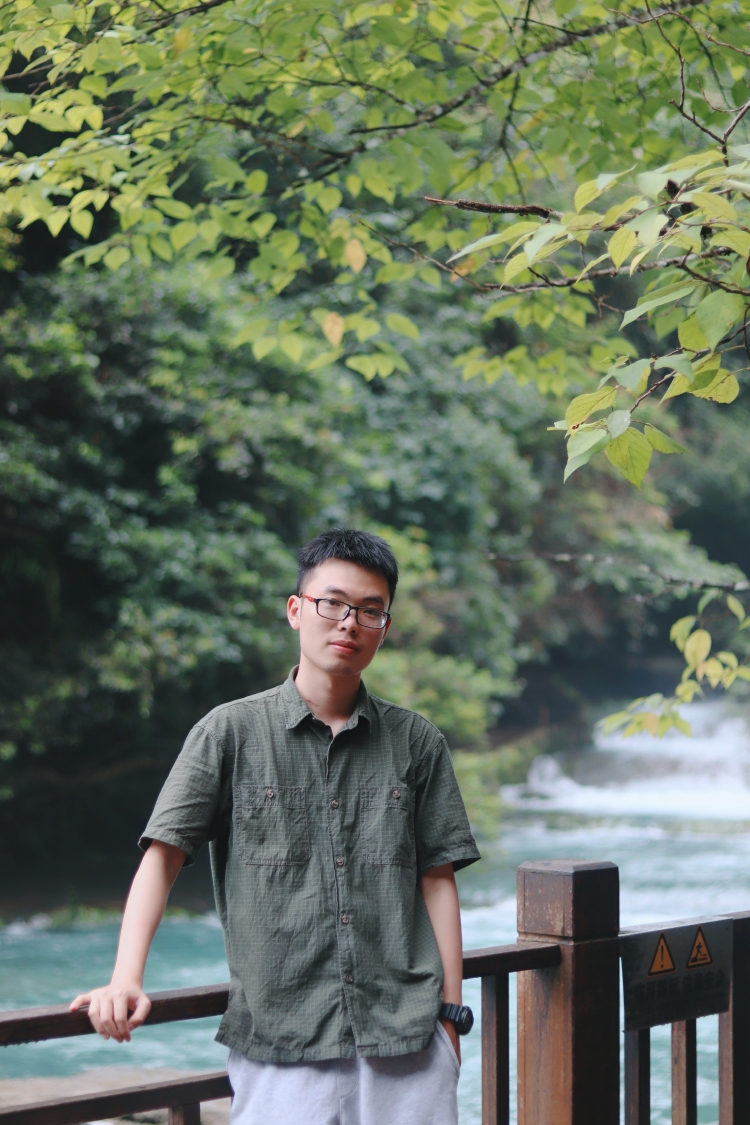 周先森-湖南省·长沙市·开福区-抖音,微博 ,***,微信-一名医护工作者,摄影爱好者,喜欢旅行拍摄探店美食,性格开朗活泼