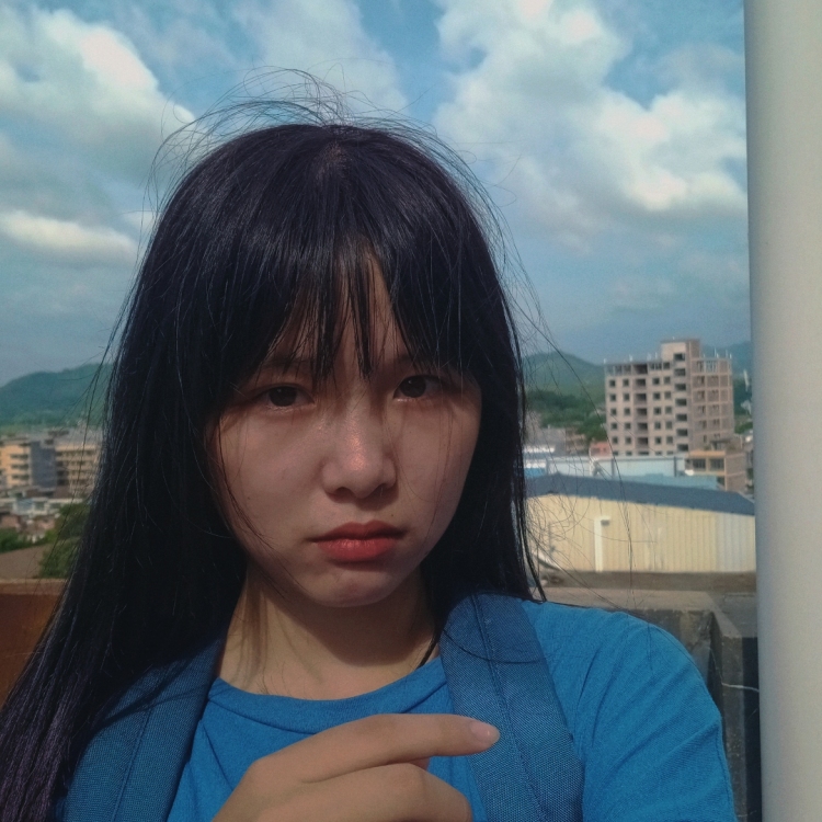 林平安-湖南省·长沙市·岳麓区-b站 *** 抖音 微博-广告专业在读，懂视觉营销的重要性，会自拍也会拍产品图，拍照会打光和找角度，图片注重清晰自然，修图痕迹较小。身高155体重41kg，身材苗条。