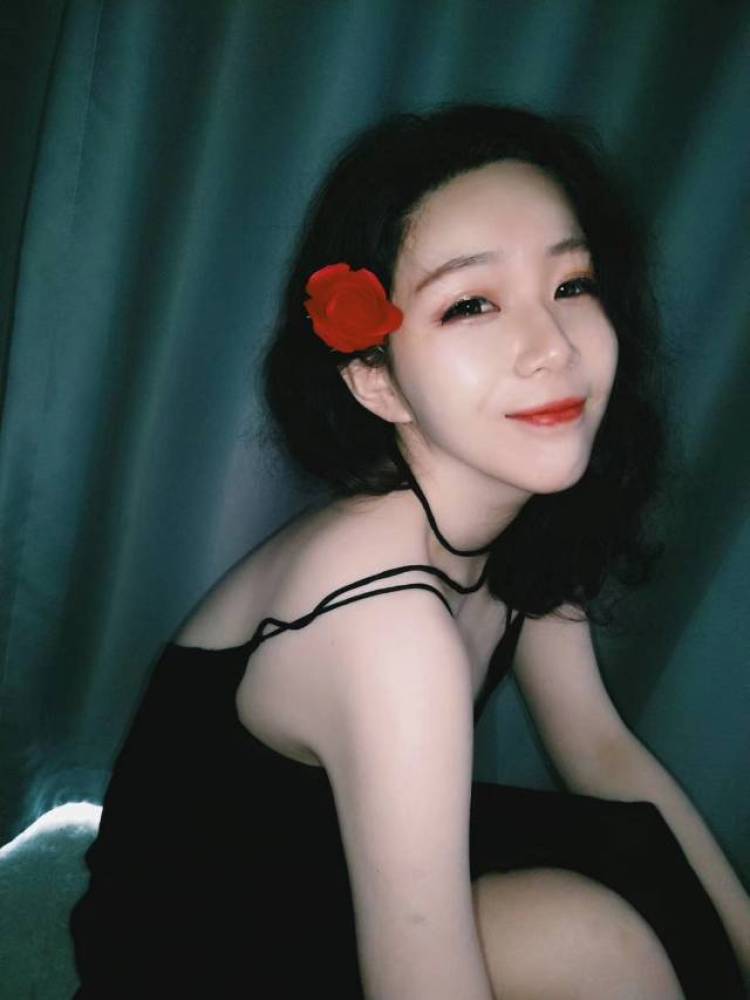卜七一-北京市·北京市·顺义区-微博,***,b站-接一些饰品,服装,寄拍,多风格可拍。无偿互换也可以,如需要推广,个人自用微博3000活粉,19.2w转赞评/播放量71.3w