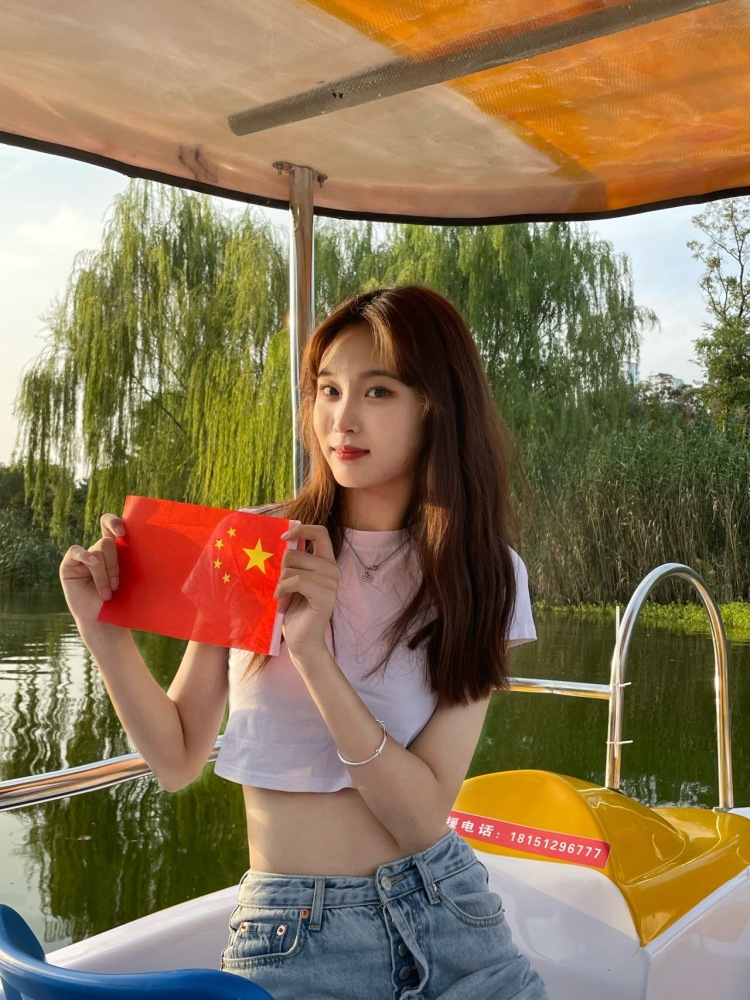 Jackson-江苏省·徐州市·邳州市--艺考生比较有气质，身高172，体重100，可以接拍任何风格，任何服饰饰品（包包、鞋子、耳饰、项链、化妆品等等）出片率快