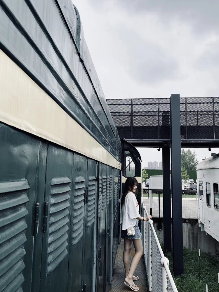 YDON-四川省·成都市·成华区-抖音,微博,快手,***-接寄拍,买家秀,测评
饰品 包包 衣服 日用品都🉑️
会拍照修图
身高:167
体重:98